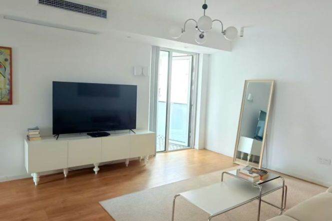 Modern 1br/100sqm & balcony/oven/elevator @Wuding Rd & Line14