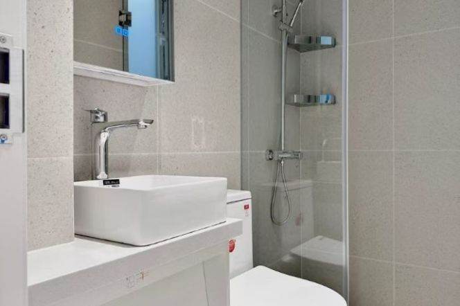 1 br near L10/L11 jiaotong uni station