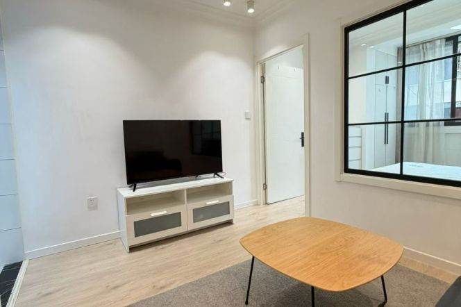 Cozy 1Br/1Lr/1Bt Close to L10/11 Jiaotong Univer Station 