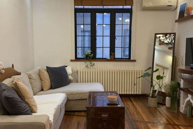 High ceiling 3Brs/2Lrs/1Bt apt nr Jiangsu rd,M2/11