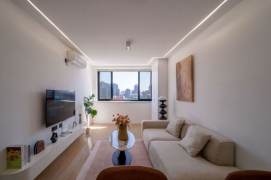 Elevator 1BR | Lingling Road | 3-min walk to Line 4 & Line 12 Damuqiao Road Station
