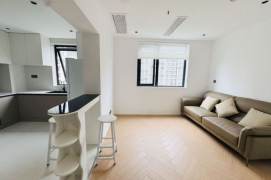 Newly Highrise 1BR NR Jiashan Station with Central AC/Oven 10.5K