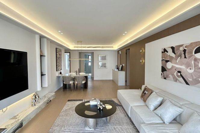 Brand new decortion 3brs with floor heating and balcony beside the beautiful Su Zhou river