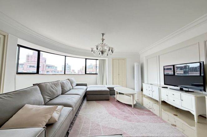 3+1 Rooms, 2 Baths with Private Terrace, 220 sqm, High Value @ Hongbaoshi metro L10