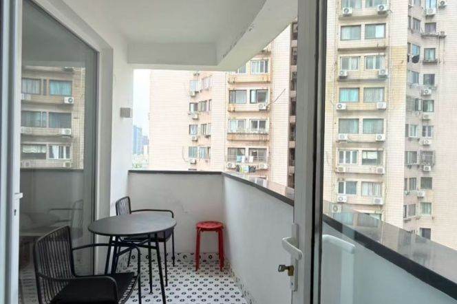 Modern 1br/100sqm & balcony/oven/elevator @Wuding Rd & Line14
