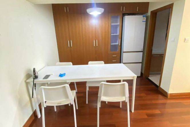 Full furnished 3brs/2baths & elevator @Hongqiao Rd & Line 3/4/10