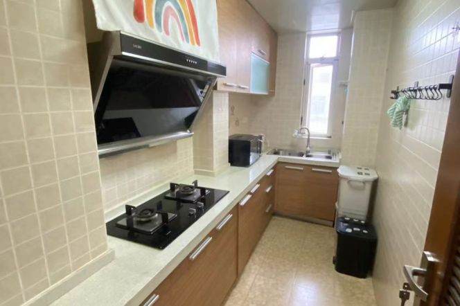 Full furnished 3brs/2baths & elevator @Hongqiao Rd & Line 3/4/10