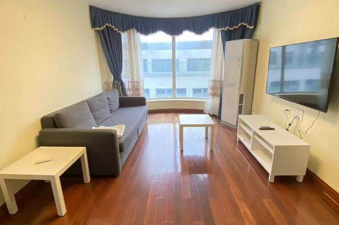 Full furnished 3brs/2baths & elevator @Hongqiao Rd & Line 3/4/10
