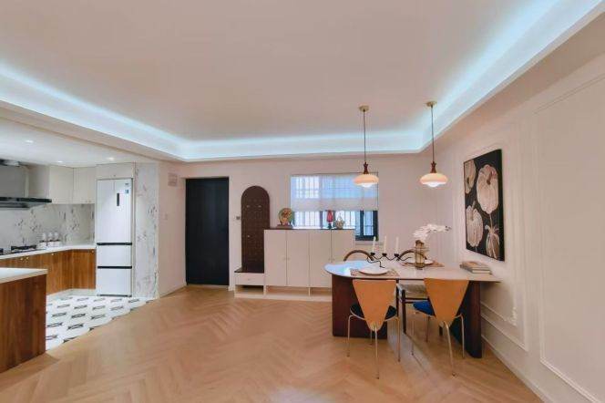 Brand-new Elevator 2Br/2Lr/1Bt@L2/3/4 Zhongshan Park&West Yan’an Rd Station 
