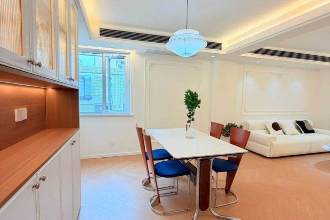 Elevator 1Br/2Lr/1Bt Close to L2/3/4 West Yan’an Rd&Zhongshan Park Station 