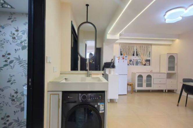 Lovely comfortable 2BR 2BA w elevator near Jiashan rd M9/12