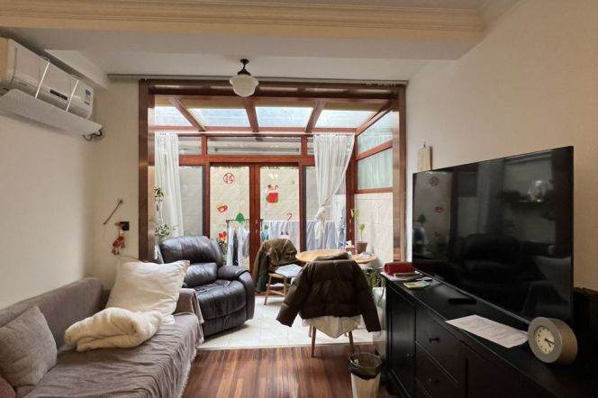 1BR with yard | 3-min walk to Line 1 & Line 7 Changshu Road Station