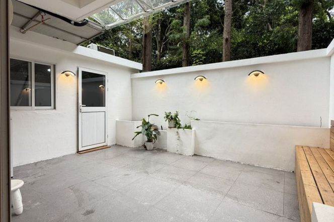 Newly Renovated 1Br/2Lr/1Bt+Superb Garden@L10/11Jiaotong University Station 