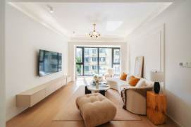 Luxury 3-Bedroom Changning Flat | Central Air & Floor Heating  