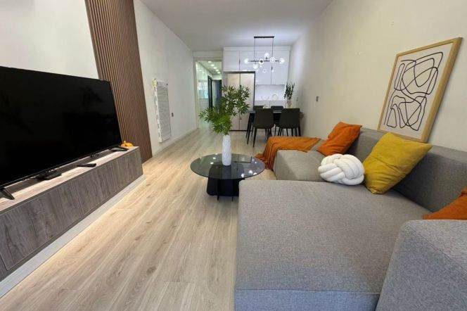 Spacious 1Br/2Lr/1Bt+Private Yard@L2/11 Jiangsu Rd Station 