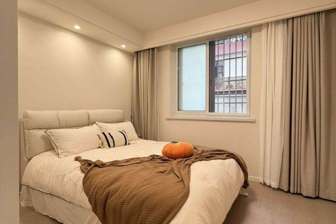 Newly Renovated 1Br/2Lr/1Bt+Superb Garden@L10/11Jiaotong University Station 