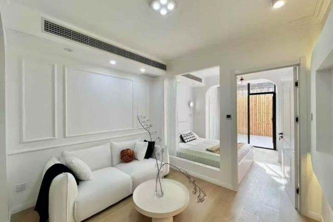 Nice 1br/1lr/yard @jiaotong univefrsity sta 7k