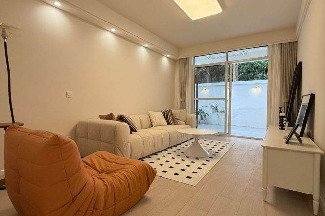 Newly Renovated 1Br/2Lr/1Bt+Superb Garden@L10/11Jiaotong University Station 