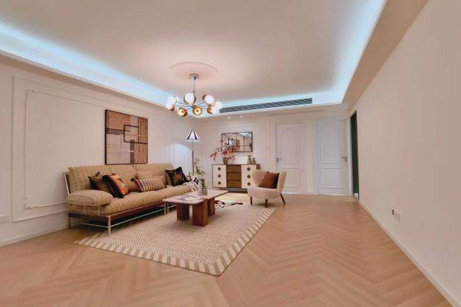 Brand-new Elevator 2Br/2Lr/1Bt@L2/3/4 Zhongshan Park&West Yan’an Rd Station 