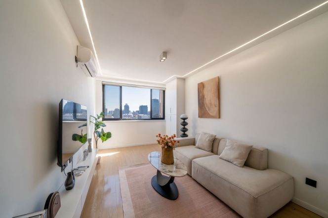 Elevator 1BR | Lingling Road | 3-min walk to Line 4 & Line 12 Damuqiao Road Station