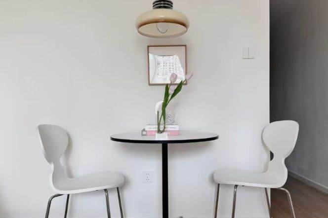 1 br near L10/L11 jiaotong uni station