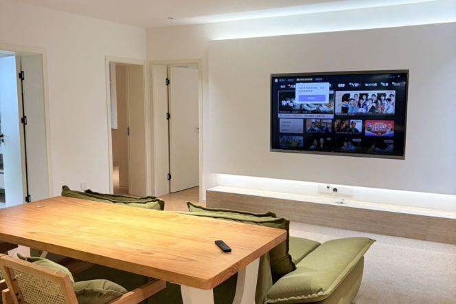 Modern decoration 2brs with floor heating  belong to central Xintiandi 