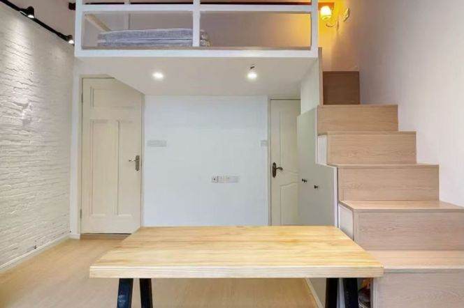Lane house 1br/living & Loft @W Nanjing Rd & Line 2/7/12