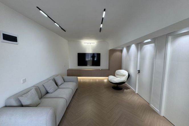 Changping station spacious & nice 2br with 15k