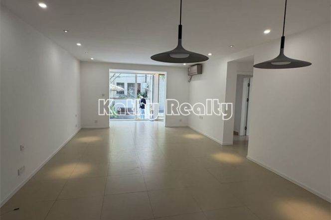 Private garden 3BR 2Bath Wukang Rd 18k