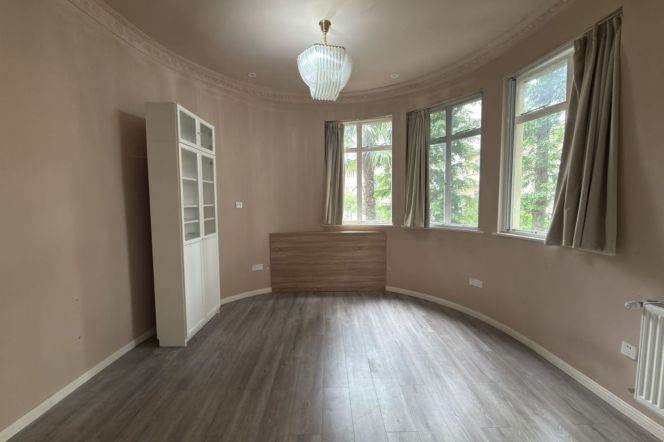 Changshu road, 2Br 1Balcony 115Sqm, L1/7/10