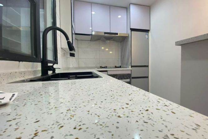 The Only 5.8k Flat w/ Bathtub+Elevetor-Jiangsu Road