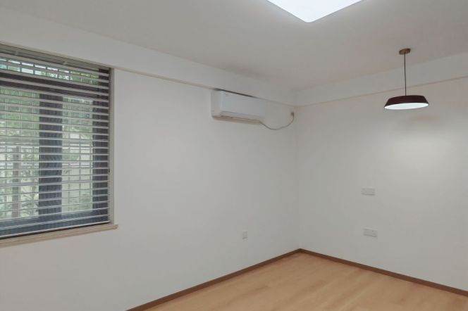 Newly Renovated 2BR Ground Floor w/Private Entrance on Gao'an Rd