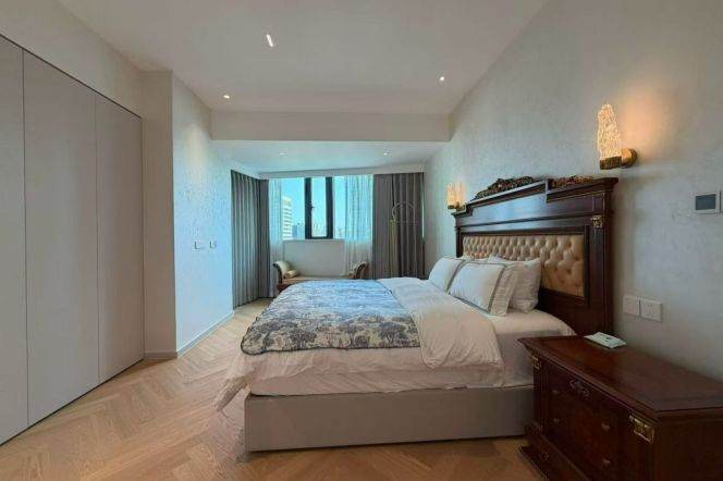 Hengshan Rd /Wuxing Rd 215Sqm duplex 2Br 3Bath