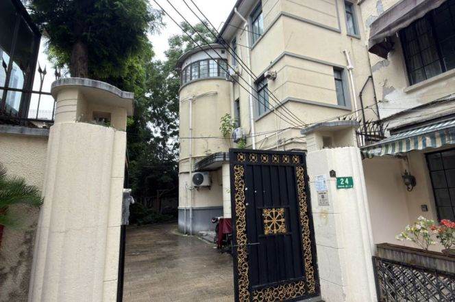 Gardem house 2br with Balcony @Line 1/7 Changshu Road,Line 10 Shanghai Library St.