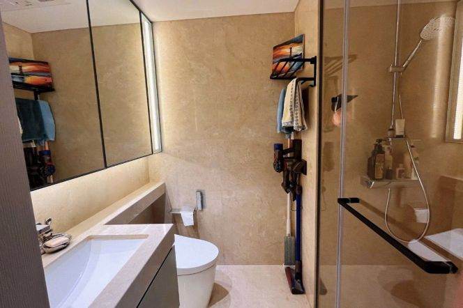 Luxury Balcony Apt. | 24h Butler, Free Gym & Pool, Close to Zhongxing Rd Lines 3/4/8