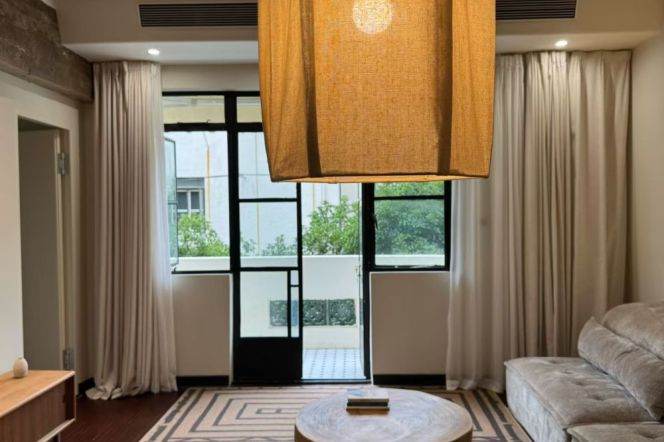 Historic Building 2br-2bath @ Line 1 Hengshan Road St.