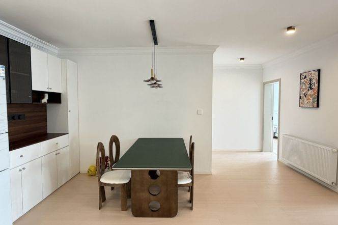 New Bright 3 Bedrooms Apartment Jiangsu Road.