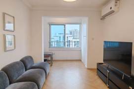 Modern & Stylish 2 br with nice view ,walking to NYU shanghai. L 8 LingZhaoXinCun St.