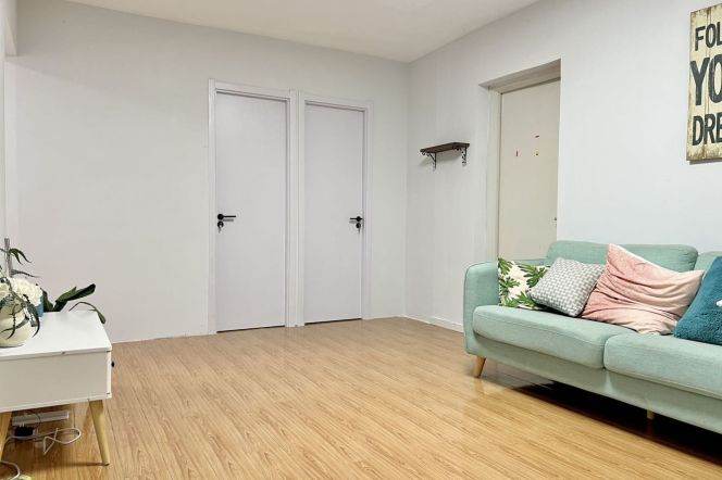 Cozy room near Jingan temple, roommates friendly, long/short lease 