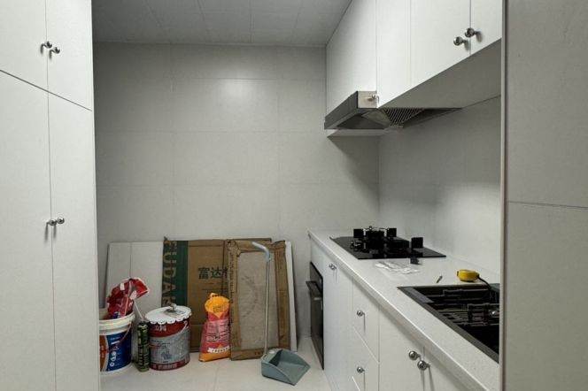 Highrise 3Br-2bathr+great sunshine | Jiangsu rd metro L2/11 ,Newly 3br+Elevator | 17.2K