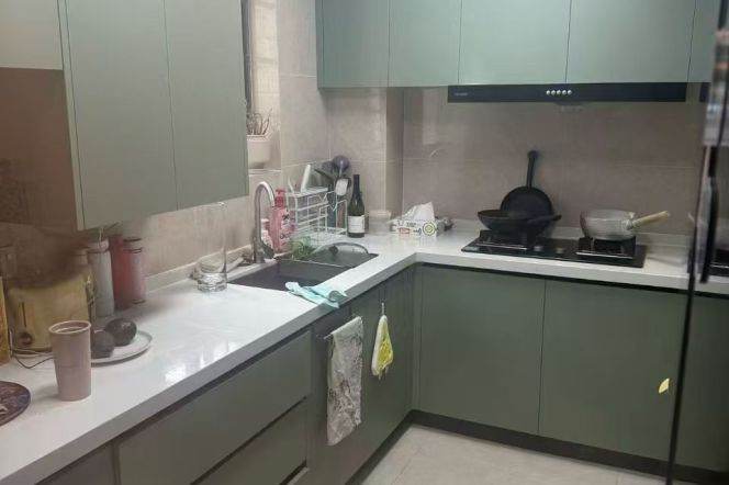 Xinhua rd 3BR 2BATH with balcony