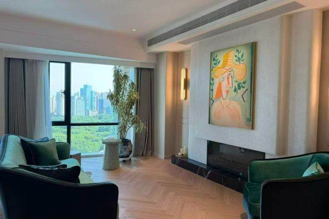 Hengshan Rd /Wuxing Rd 215Sqm duplex 2Br 3Bath