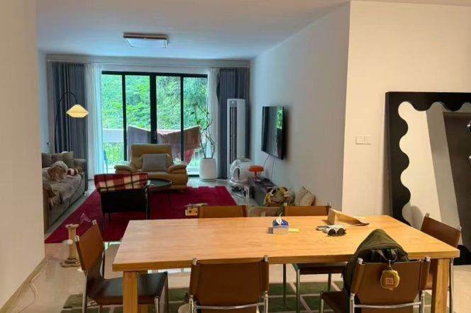 Xinhua rd 3BR 2BATH with balcony