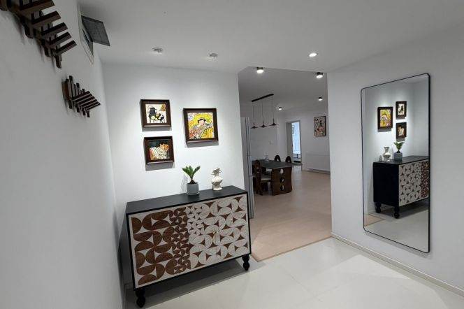 New Bright 3 Bedrooms Apartment Jiangsu Road.