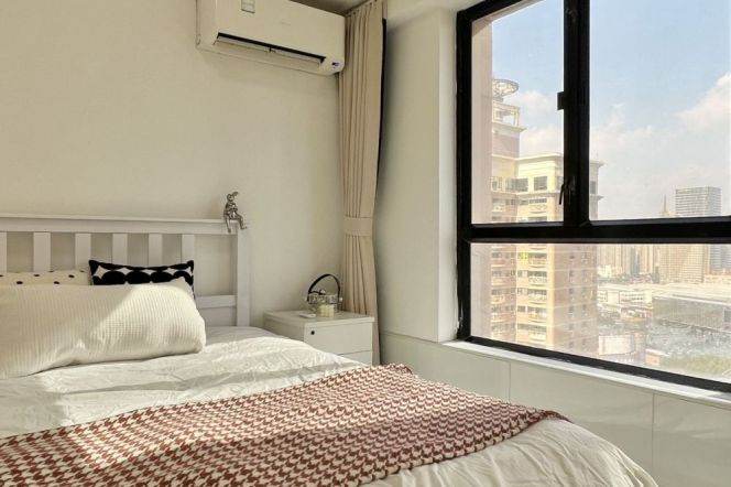 Bright room near Hanzhong rd, close to ESSCA, long/short lease 
