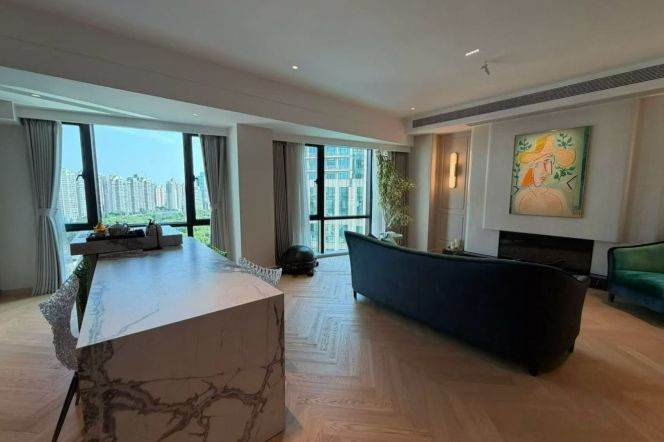 Hengshan Rd /Wuxing Rd 215Sqm duplex 2Br 3Bath