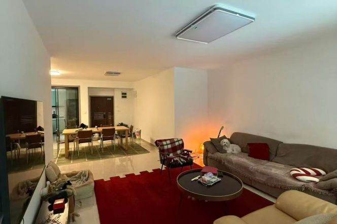 Xinhua rd 3BR 2BATH with balcony