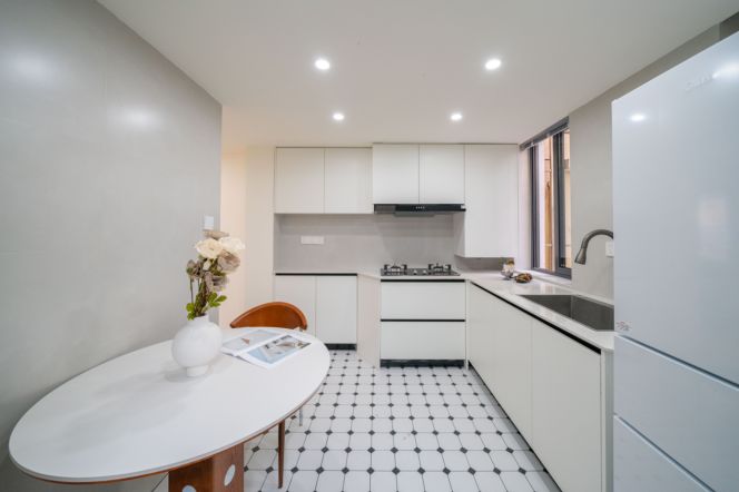 Zhongshan park/modern 2br 2lr/Brand new/all bright room,@L2/3/4