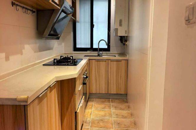comfortable 1br +yard Nr xujiahui M1/9/11