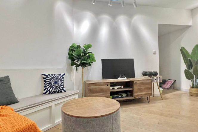 Cozy room with balcony near Jingan temple, international students, advance booking accepted 